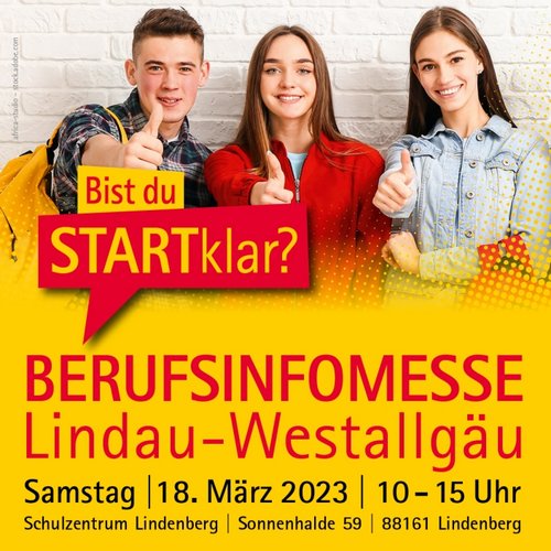 Berufsinfomesse Max Müller Messestand: 3 Personen mit Daumen nach oben