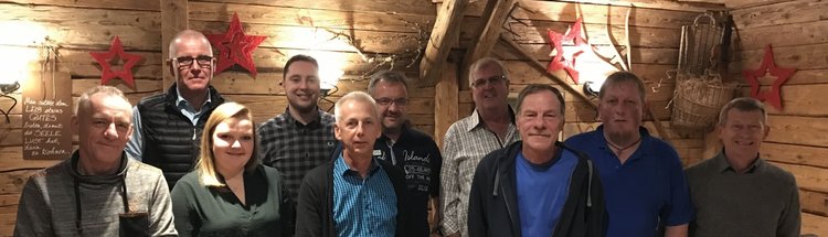 Menschen in einer Feierlocation Menschen in einer Feierlocation